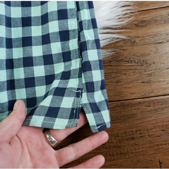 Duluth Trading Co ORGANIC cotton pocket plaid shirt top Medium - Picture 4 of 11
